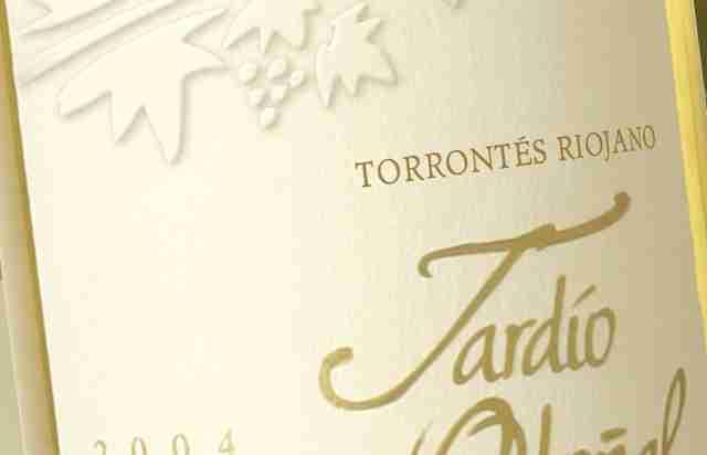 As soon as the Tardio Otonal is poured, one gets the idea of the concentration and intensity of this naturally sweet wine.