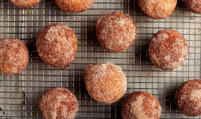 Dirt Bombs Like a cinnamon-sugar doughnut in muffin form. You ve been warned.