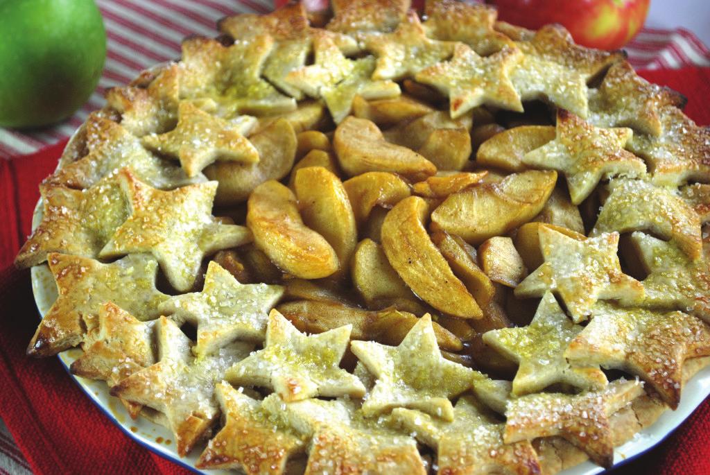 Apple Pie with Stars Crust Crust: 3½ cups Pamela s Amazing Bread Mix ½ cup butter, chilled and cubed ½ cup shortening, chilled 4 Tbsp. ice cold water 1 egg or egg white mixed with 1 Tbsp.