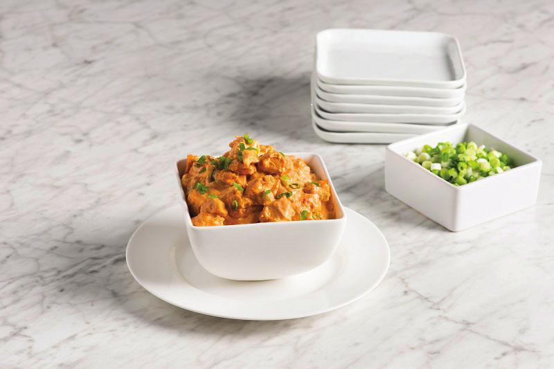 Buffalo Wing Dip 1. In a small mixing bowl, combine sour cream and cream cheese. Blend together well. 2. Mix in crumbled blue cheese and chopped celery. Set aside. 3. Fold hot chicken into the dip. 4.