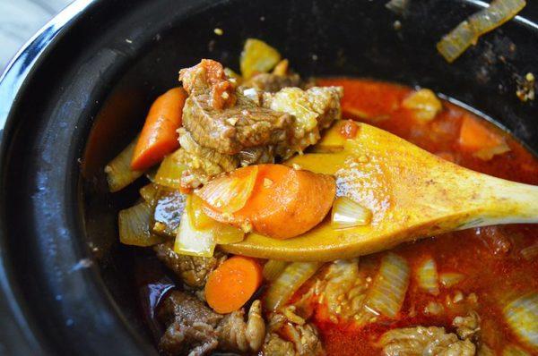 Hearty Hungarian Goulash Total Time: 5 hours Cook Time: 5 hours Calories 560 Carbohydrate 28g Protein 45g Fat 31g 2 pound(s) beef - stew meat suggest chuck roast, cubed 4 medium carrot(s) cut into