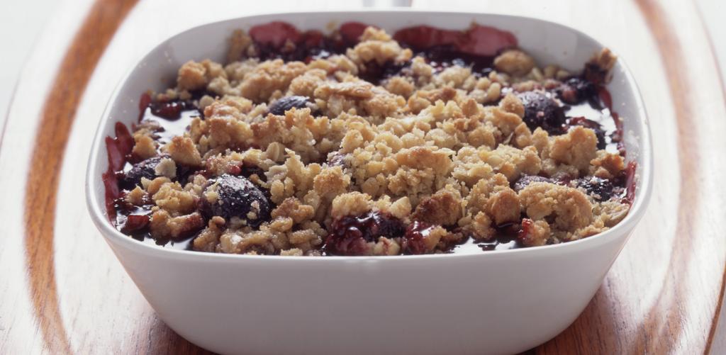 Blackberry Grape Crisp Makes 4-6 servings A crisp, sweet oat topping over California grapes and berries makes the quintessential baked dessert.