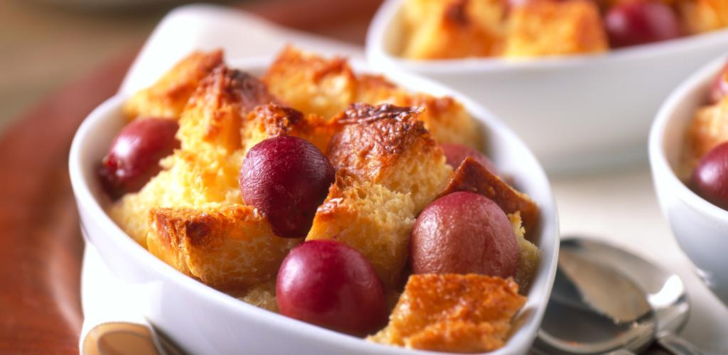 Brioche and Grape Bread Pudding Makes 6 servings California grapes balance the richness of bread pudding with a light, fresh burst of flavor that takes bread pudding from classic to fantastic.