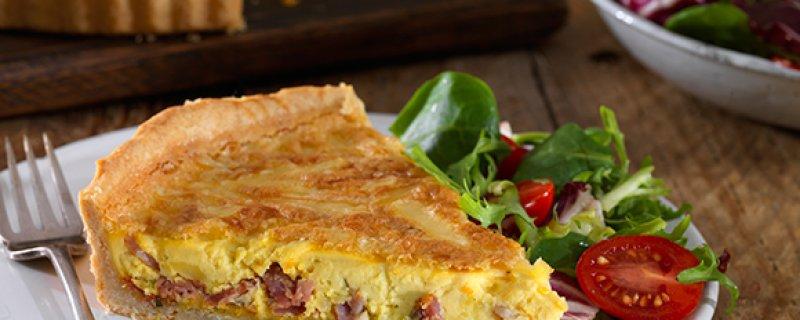 Quiche Lorraine Thursday 25th May COOK TIME PREP TIME SERVES 01:30:00 00:10:00 8 For a real showstopper, try our great tasting Quiche Lorraine recipe.