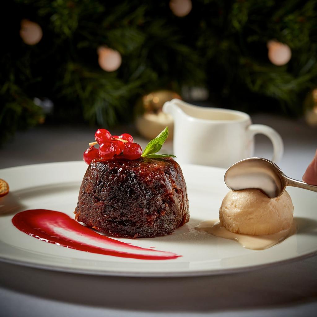 The Main Event CHRISTMAS DAY Enjoy a magical Christmas Day or Boxing Day in Knightsbridge. Start your meal with a glass of Prosecco on arrival followed by a Christmas meal in Le Chinois. PRICE 75.