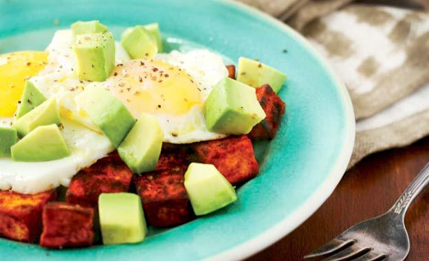 SWEET POTATO, EGG AND AVOCADO HASH To enjoy this recipe a few more days throughout the week, make your sweet potatoes all at once this will cut down on prep time in the morning.