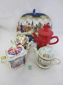 20 Three Sadler teapots from the London Heritage collection: Tower of London, Piccadilly