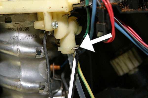 9. Remove the hair pin clip from the heating cartridge valve on the right side of the