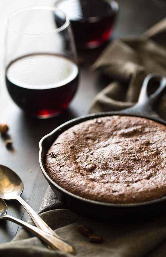 serves 2 PALEO HAZELNUT SKILLET BROWNIES {gluten free + Super Simple} for two PREP TIME: 10 mins COOK TIME: 15 mins 1 Cup Finely ground Hazelnut Meal/Flour (3.