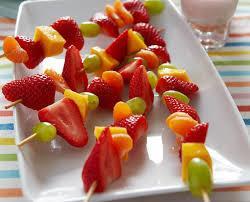 Fruit kebabs with fruit coulis A nice summer dish - use fruits that are in season Ingredients: 1 eating apple 1 small Satsuma or mandarin orange 10-12 green or black grapes 6-8 fresh strawberries