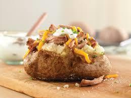 Baked Potato Ingredients: 1 large baking potato Choice of fillings: Cheddar cheese, baked beans, ham, tuna, onion Remember to use oven gloves for hot trays and dishes 1) Collect equipment and