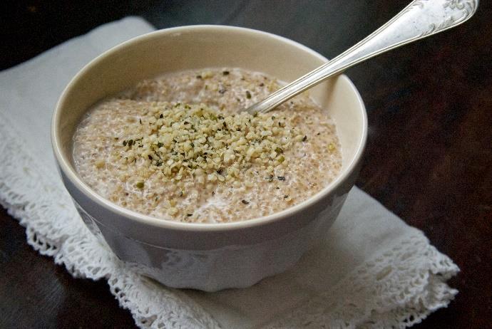 Apple and Almond Butter Oats [Serves 4]* 2 cups gluten-free oats (I use Bob s Red Mill) 1 ½ cups coconut milk 1/3 cup raw almond butter 1 cup grated green apple 1 tsp.