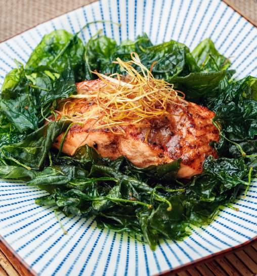 SPINACH 105 Salmon fillet,