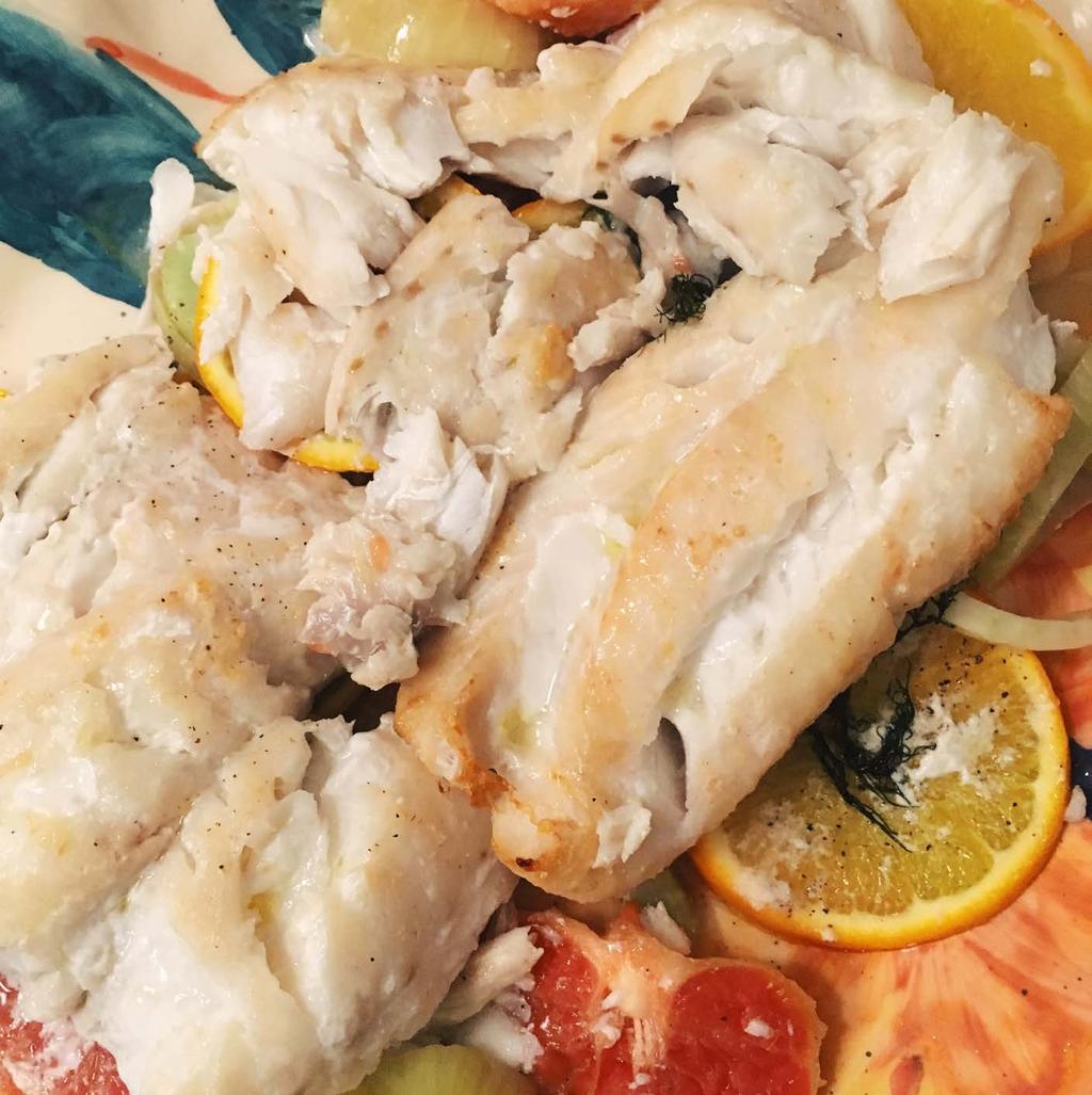 Citrus Cod SERVES 4 1 medium fennel bulb, thinly sliced 1 navel orange, thinly sliced, seeds removed 1 grapefruit, thinly sliced, seeds removed 5 sprigs dill Fine grain sea salt and pepper 1½ lbs cod