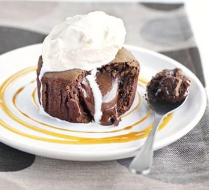 Chocolate Fondant Ingredients for 4 fondants: 85g of Caster sugar 150g of butter, chopped, plus a little extra for greasing 150g of chocolate, roughly chopped 3 whole eggs 3 egg yolks 1 tablespoon of