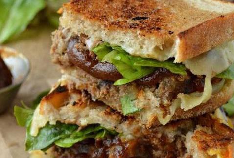 The Best Meatloaf Sandwich Makes 4 servings Prep Time: 40 minutes Cook Time: hour 0 minutes Meatloaf ½ cup onion, finely minced Tablespoon butter teaspoon salt ¾ cup MUSSELMAN S Apple Butter 3