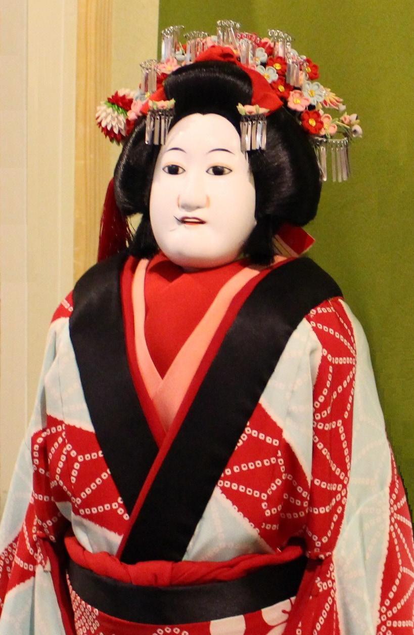 OSAKA PUPPET THEATER One should not miss the fascinating Bunraku puppet theater when visiting Osaka.