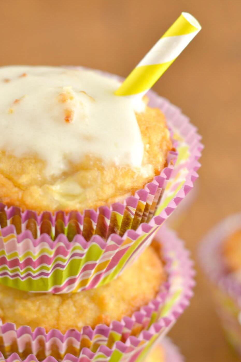 PINA COLADA Muffins Prep Time: 5 minutes Cook Time: 25 minutes Serves: 6 muffins 6 large egg whites 1 cup almond meal ¼ cup coconut flour ½ cup pineapple, sliced into ¼-inch pieces ¼ cup honey ¼ t
