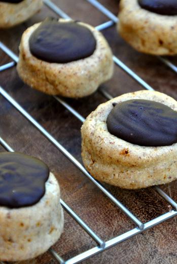 ALMOND BUTTER Cup Cookies Recipe 1 cup almond butter ½ cup coconut crystals 1 teaspoon vanilla extract ¼ teaspoon almond extract 2 eggs ½ cup blanched almond flour 2 Tablespoon coconut flour ¼