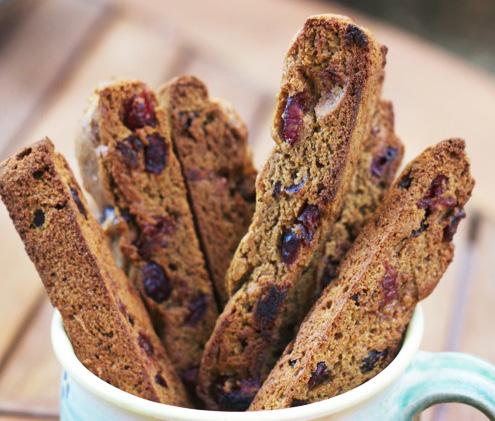 Cranberry Orange Biscotti by Isa Chandra Moskowitz From Forks Over Knives The Cookbook Makes 18 slices 1/3 cup fresh orange juice 2 tablespoons ground flaxseeds ¾ cup dry sweetener (use evaporated
