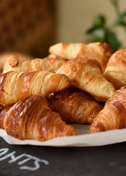 COFFEE BREAK MINIMALISSIMO COFFEE BREAK CONTINENTAL TREAT: SIMPLE & INTENSE French golden croissants with fresh butter House-made Italian cookies Danish sweet pastry, in crispy & creamy layers Wide
