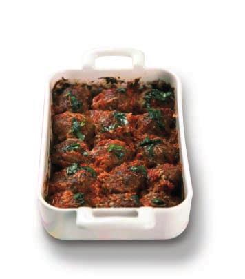4 Fresh miniature meat balls in tomato sauce Preparation time: 40 minutes Cooking time: 45 minutes 4 servings 450g minced beef 1 onion - finely chopped 1 tablespoon chopped parsley 1 2 teaspoon