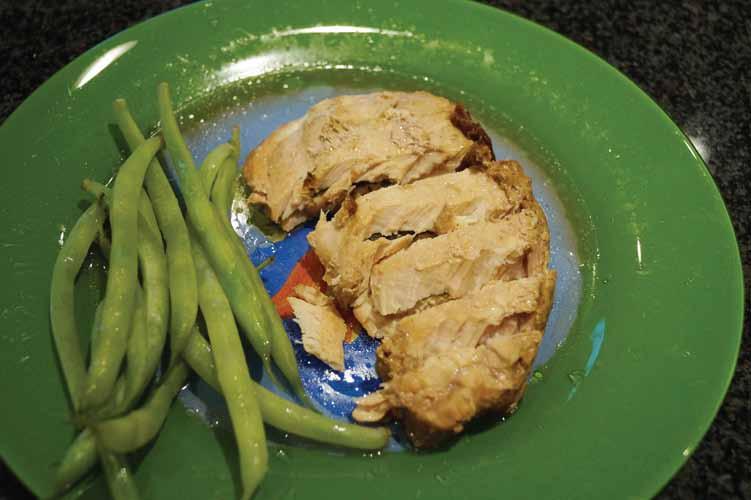 PORK CHOPS................................................................................................................ with green beans Pork Chops with Green Beans Preheat a large skillet and add the butter.