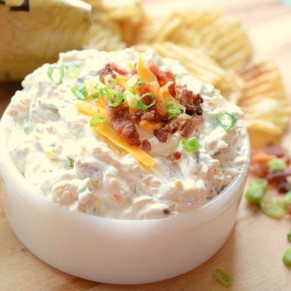 Dips Dips are best served with crackers, chips, bread cubes, fresh veggies, bagel squares, pretzels, toasted cubed Texas toast or anything else you can think of!