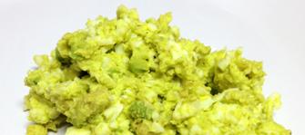 7. Avocado Egg Salad Servings: 1 Proteins: 1 / Fats: 2 / Carbs: 0 1 Hard-Boiled Egg 1/2 Small Avocado 1 tsp Homemade Mayonnaise Scoop out avocado, and combine with hardboiled egg in a bowl.