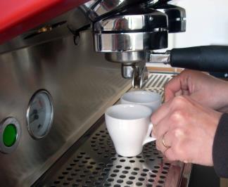 ou Place the cup(s) under the pouring spouts. Select the desired dose. The cycle can be interrupted at any time by pressing the selected button.