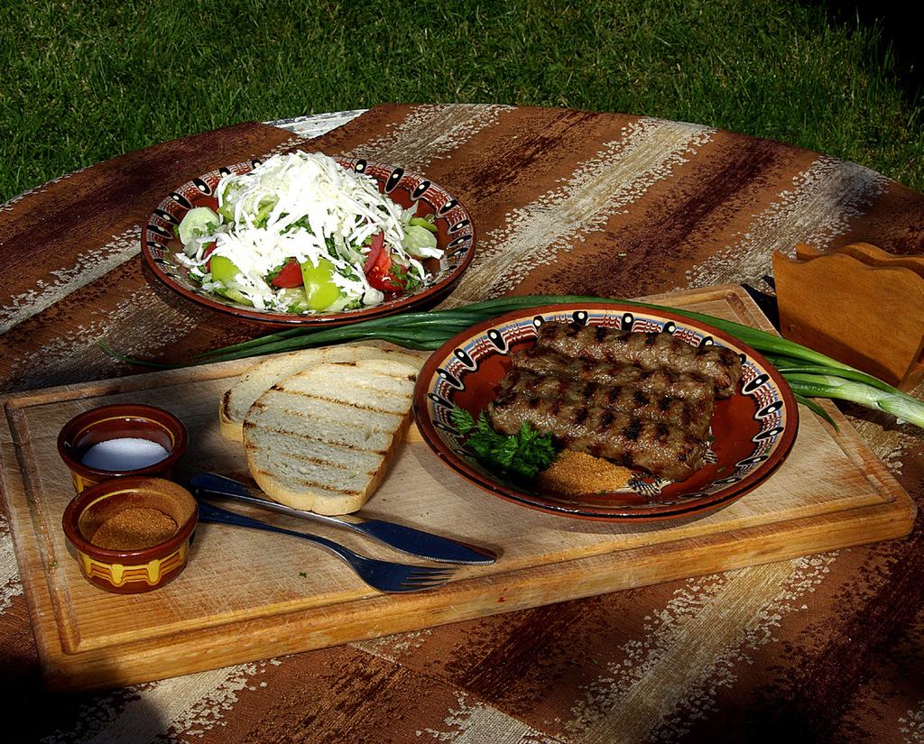 TRADITIONAL BULGARIAN CUISINE RECIPE KEBAPCHES Kebapches combine very well with Shopska Salad, as
