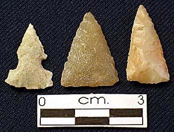 Mississippian & Oneota Traditions Page 37 Mississippian Tools and Pottery Mississippian people continued to use the bow and arrow and made small triangular arrowheads.