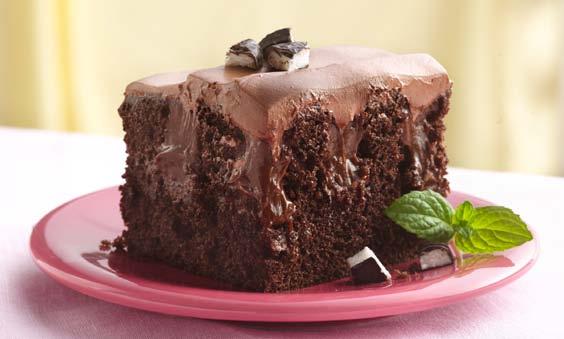 chocolate PEPPERMINT POKE CAKE PREP TIME 25 minutes MAKES 5 servings TOTAL TIME 3 hours, 5 min CAKE box Betty Crocker SuperMoist chocolate fudge cake mix Water, vegetable oil and eggs called for on