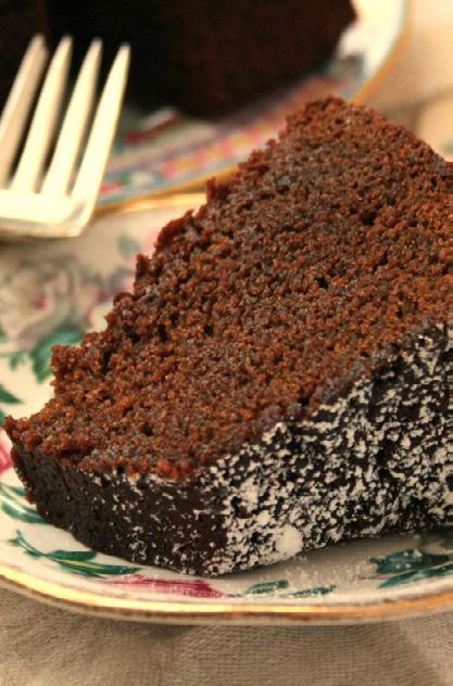 Guinness Chocolate Gingerbread Cake for Your Valentine Serves 8-10 From The Chronicle Herald Nov 2013 1 cup stout beer (or other dark beer) 1 cup Crosby s Fancy Molasses ½ tsp baking soda 2 cups