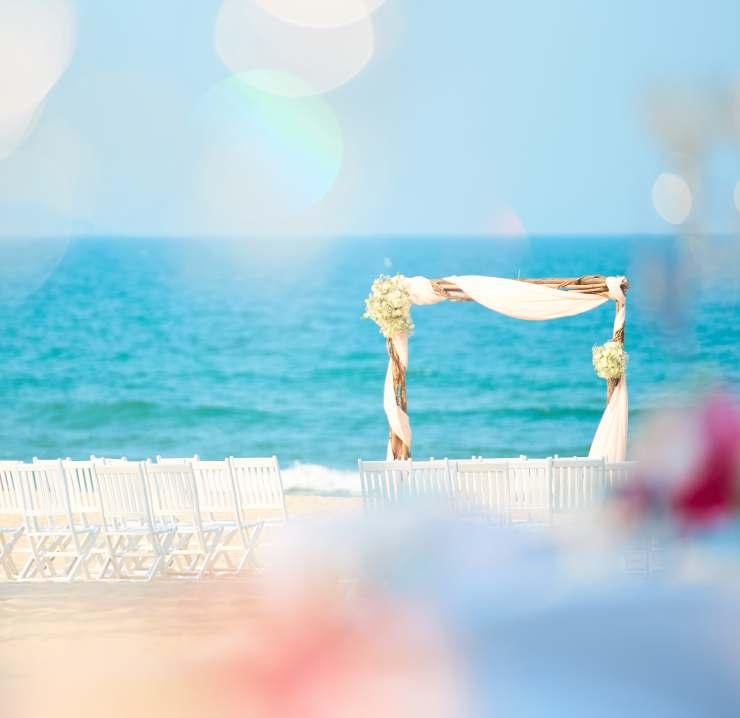 CHO MỘT ĐÁM CƯỚI HOÀN HẢO Pullman Danang Beach Resort là người bạn đồng hành cho một đám cưới hoàn hảo.