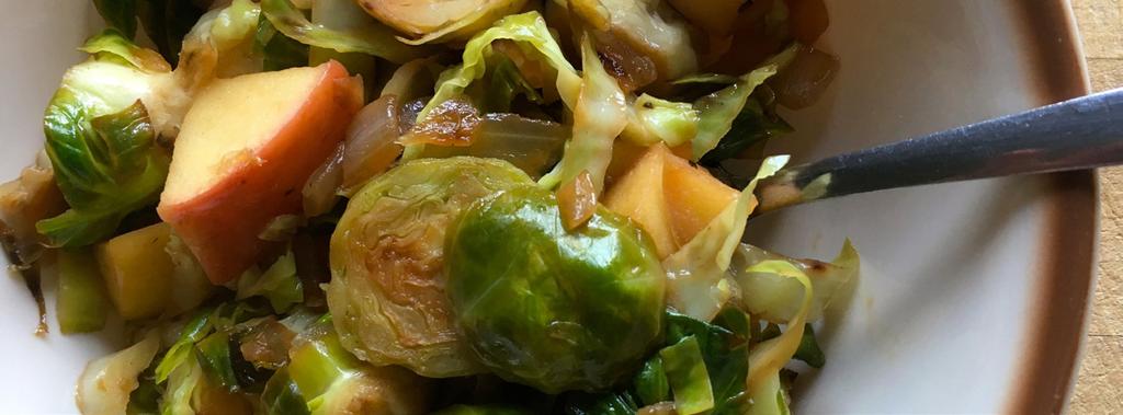 MARCH 24 RECIPE Brussels Sprouts with Apples & Onions Yield: 8 servings 1 tablespoon vegetable oil 1 cup diced onion 4 cups sliced Brussels sprouts 2 cups diced apple 4 tablespoons lemon juice 1