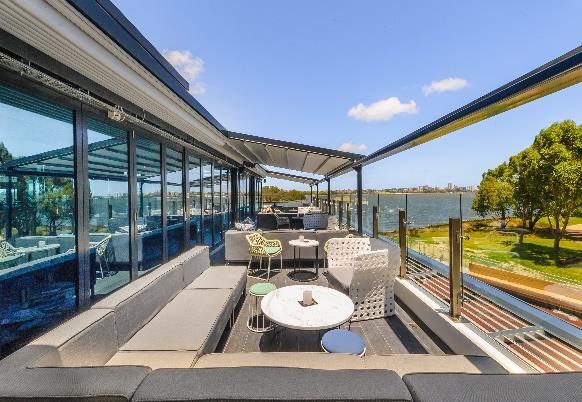 WITH UNINTERRUPTED VIEWS OF THE SWAN RIVER, THE POINT BAR AND GRILL PROVIDES A RELAXED AND LUXURIOUS SPACE TO CELEBRATE YOUR NEXT OCCASION.