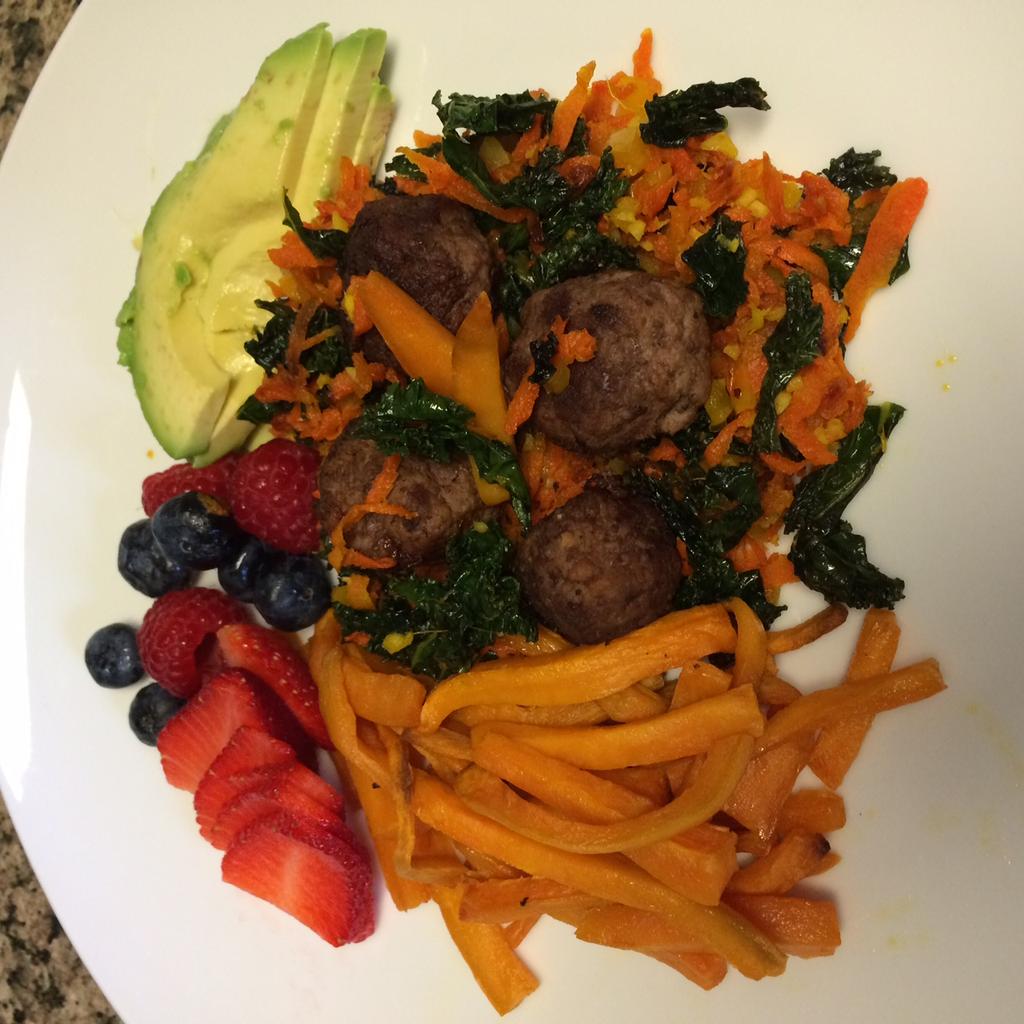 Bun-less Burgers with Veggie Sauté and Sweet Potato Fries 1 lb grass-fed ground beef 1 bunch Kale (large, curly, not baby kale) remove thick stalks and veins, tear into bite sized pieces 1 bell