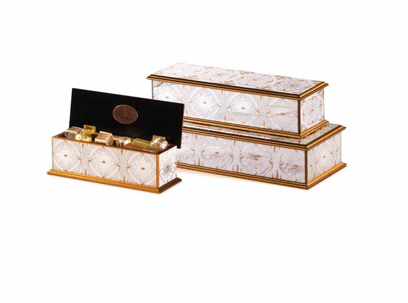 ANTIQUE GOLD COLLECTION Luxurious wooden chests finished with exquisitely hand-painted glass in an antique gold mirror design EXTRA SMALL SMALL MEDIUM CONTENTS P23613294 P23613295