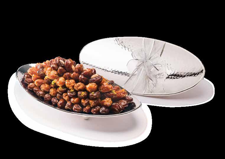 SILVER OVAL COLLECTION Beautiful silver trays with a distinct design SMALL MEDIUM CONTENTS P25691168 P25691169