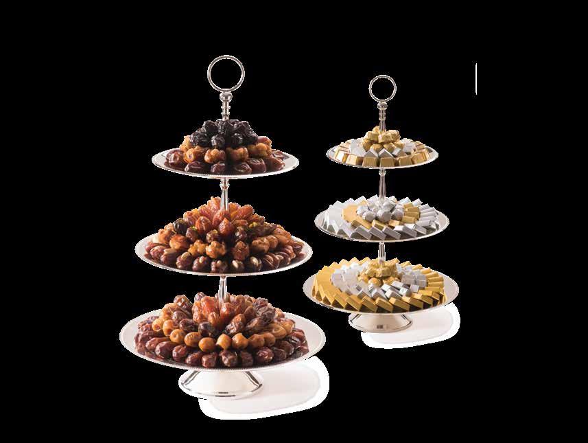 ÉTAGÈRE SILVER Luxurious three-tiered tray in a silver finish CONTENTS ASSORTED DATES ASSORTED