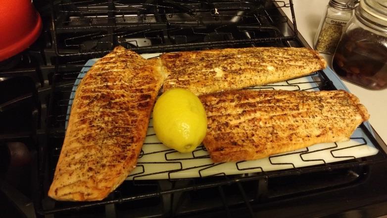 Grilled Salmon (serves 4) Prepare a dry spice rub using oregano, garlic powder, parsley, dill and a small amount of Bay Season or similar seafood rub (no more salt as the Bay or seafood rub will have