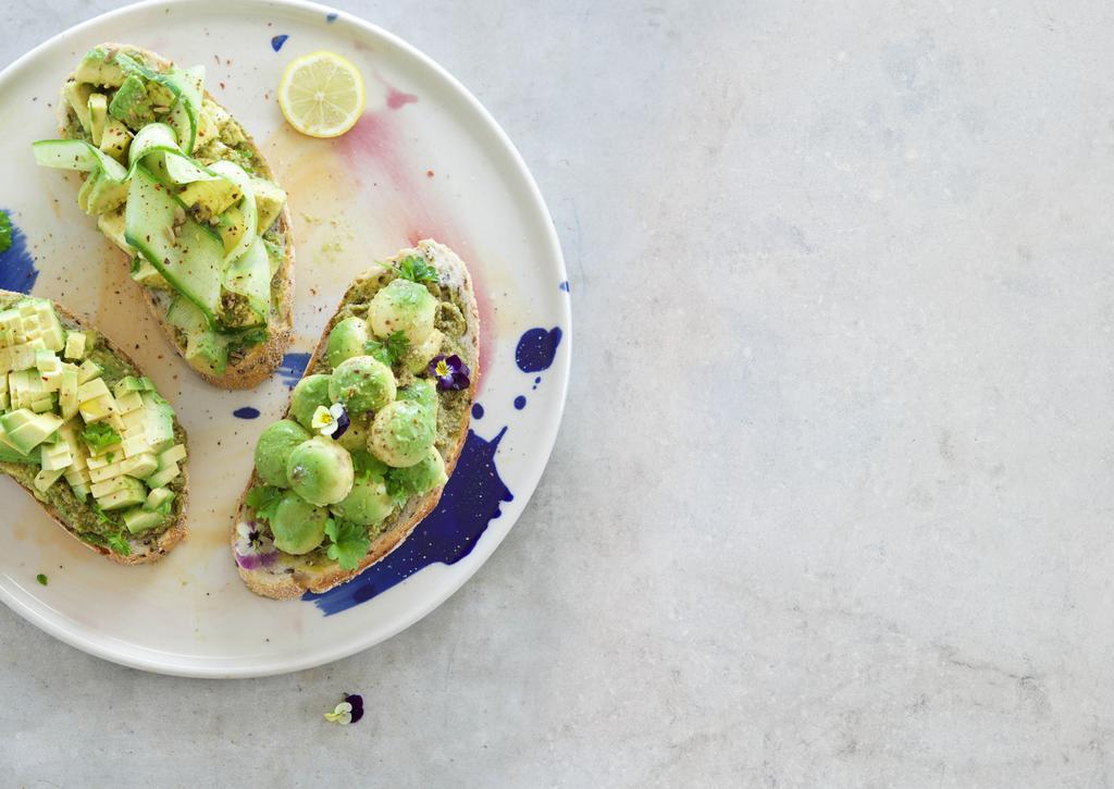 Taline Gabriel @talinegabriel Café Style Avocado Toast Serves 3, 20 mins, VGN, DF, GF, RSF 3 PIECES OF BAKERS DELIGHT S AUTHENTIC MIXED SEED SOURDOUGH LOAF 3 RIPE AVOCADOS, HALVED AND PIP REMOVED ½