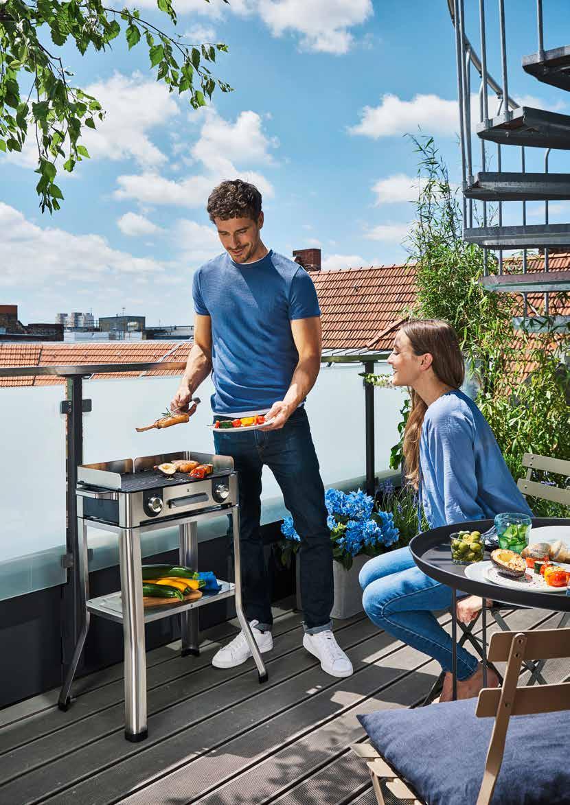 Sizzling meat, fish or vegetables. Plenty of room for lots of flavour. LONO FAMILY & FRIENDS with WMF Plug & Play with the WMF LONO electric grills.