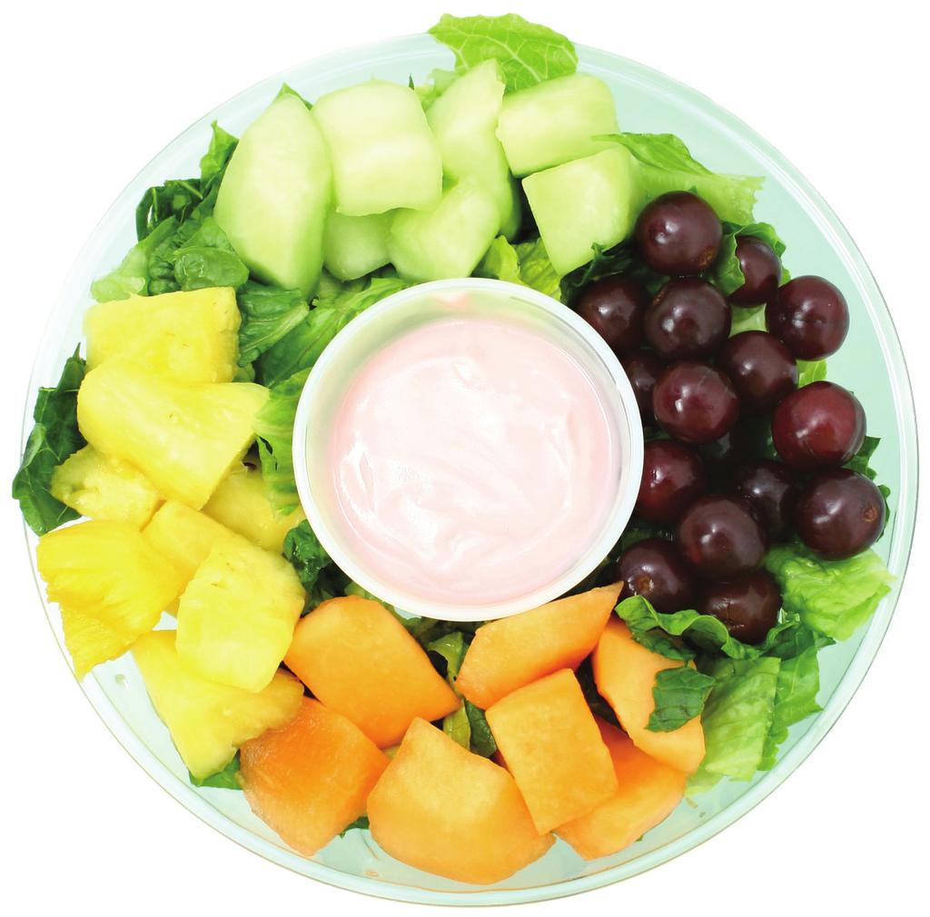 EASY FRUIT SALAD Makes 10 servings Serving Size: 1/2 cup 1 (20-ounce) can pineapple chunks in juice, drained 1 (15-ounce) can (2 cups) fruit cocktail in juice, drained 2 small bananas, sliced 1