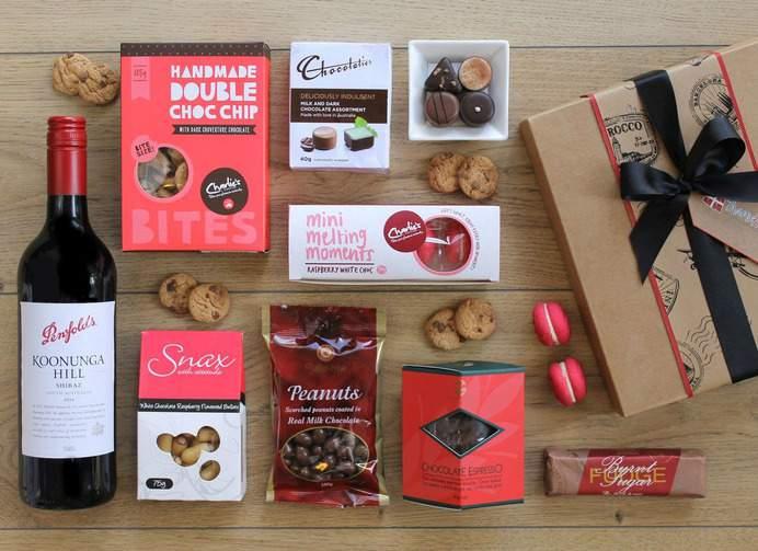 Penfold's Gift Box $86 Penfold's Shiraz 2014 Incl gst Connoisseur Collection Chocolate Espresso Biscuits 60g Herb & Spice Mill Burnt Sugar Fudge 100g Charlie's Cookies Handmade Double Choc Chip