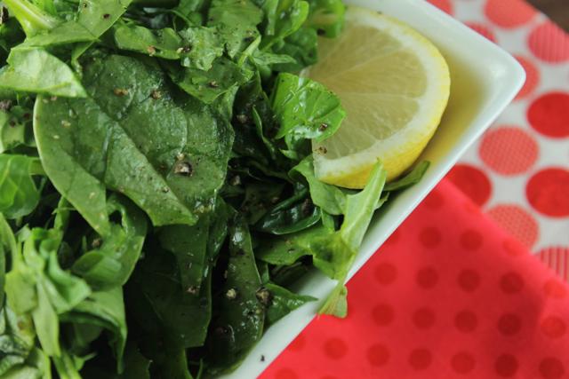 Spinach Salad Servings 4 Total Time: 5 minutes Cook Time: 5 minutes Calories 42 Carbohydrate 5g Protein g Fat 4g 4 cup(s) spinach 8 medium onion(s), green chopped 2 medium lemon(s), juiced 4