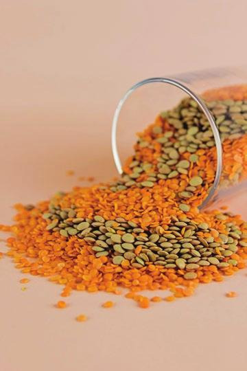 Lentils provide slow burning, long-lasting energy and are packed with fiber. Lentils are a great source of folate and magnesium, and folate is known to help with heart disease.