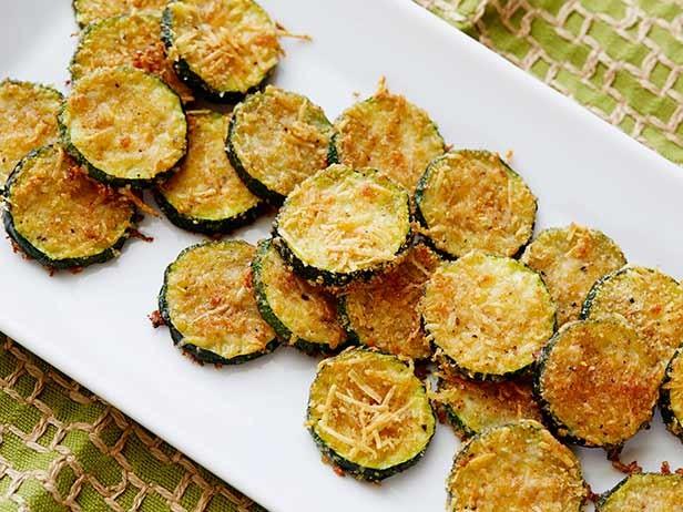 Pack & Portion Snacks Zucchini Parmesan Crisps *Submitted by Maria Dalmau Yields: 4 servings Serving Size: about ½ cup 1 lb zucchini ¼ cup shredded parmesan cheese ¼ cup