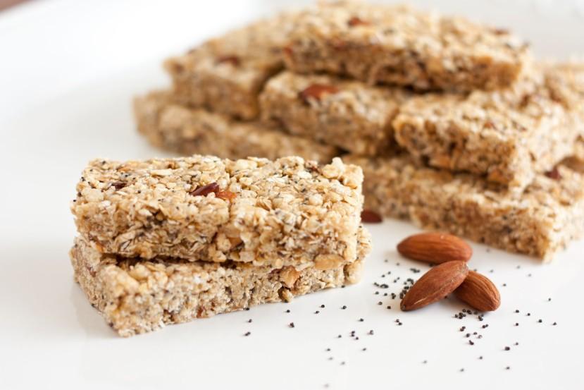 Almond Cereal Bars Yields: 10 bars 1/3 cup almond butter 1/3 cup honey 2 cups whole-grain cereal flakes 2 cups oat and bran O s cereal 2 TBSP dried, unsweetened cherries, chopped -Coat an 8-inch